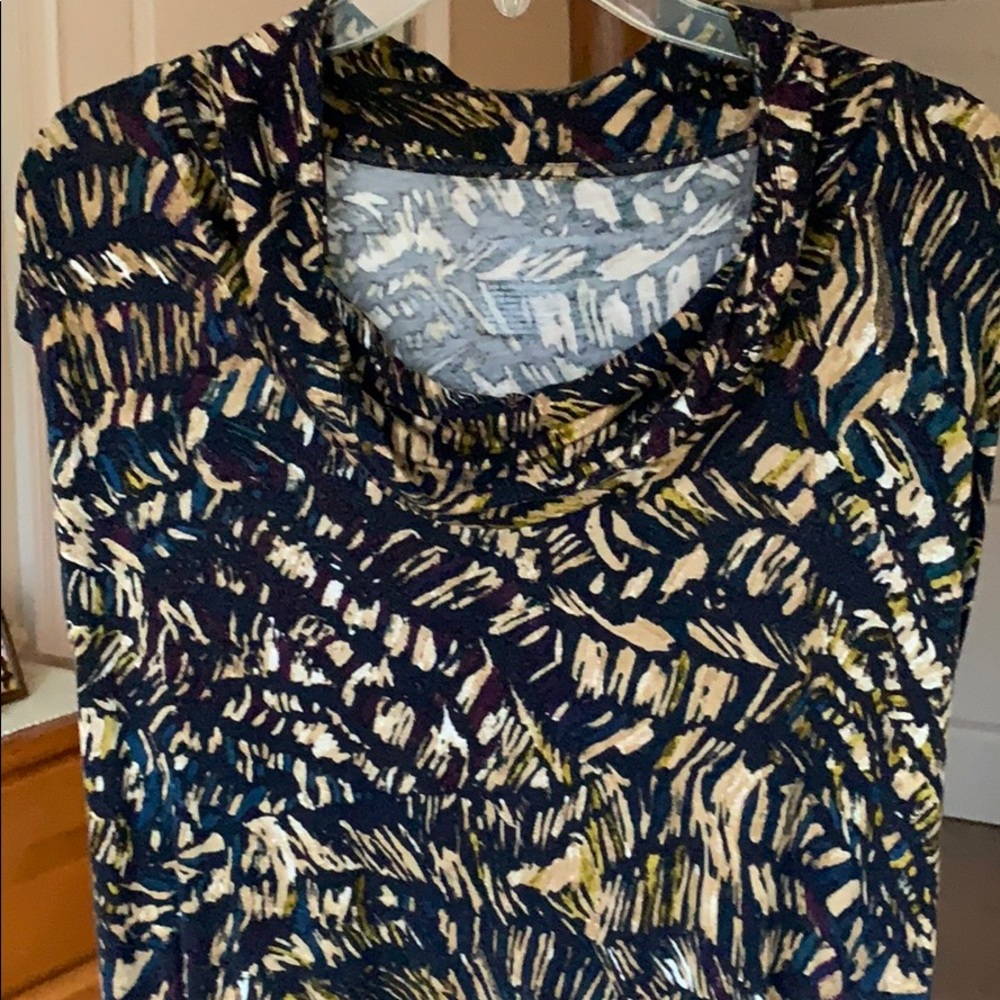Liz Lange Maternity Print Top with Belt Size Small - Picture 3 of 7